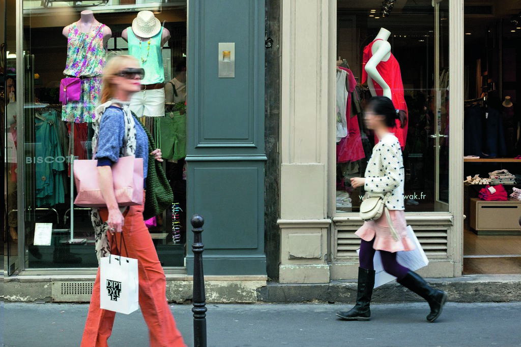 The Sales in Paris — hiphophostels